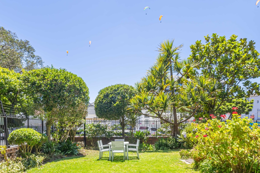 2 Bedroom Property for Sale in Sea Point Western Cape